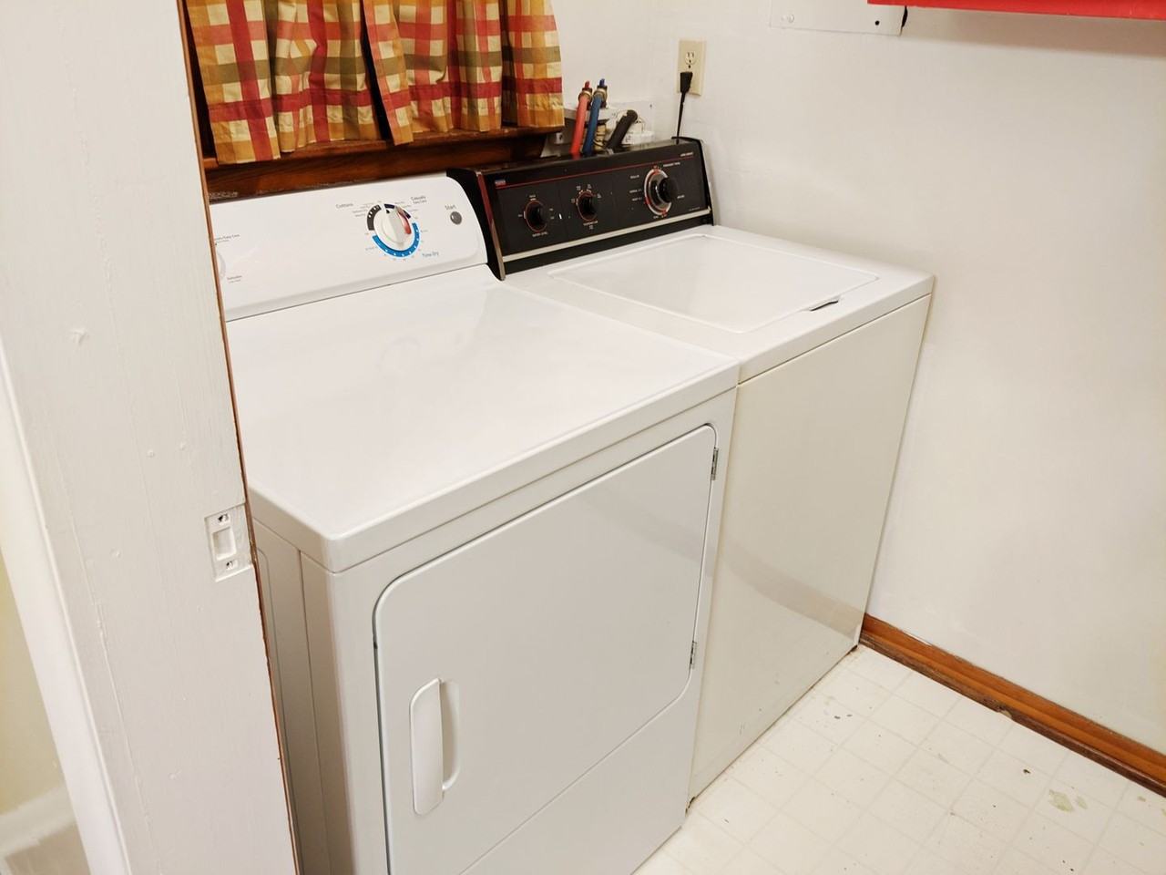 214 South Hillsdale Court - Photo 5 of 17