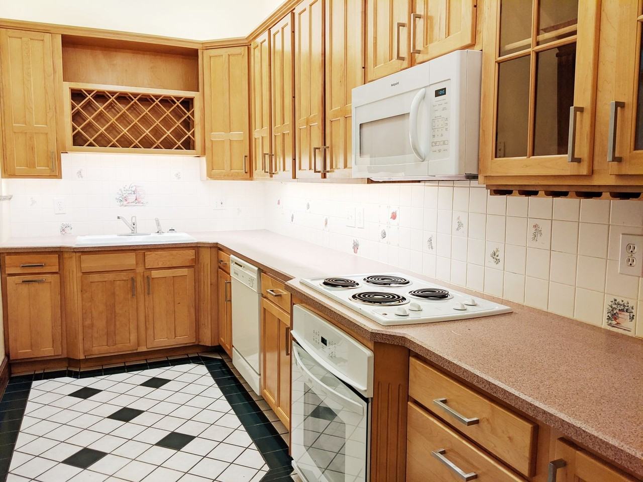 Redmen - Residential - Photo 7 of 15