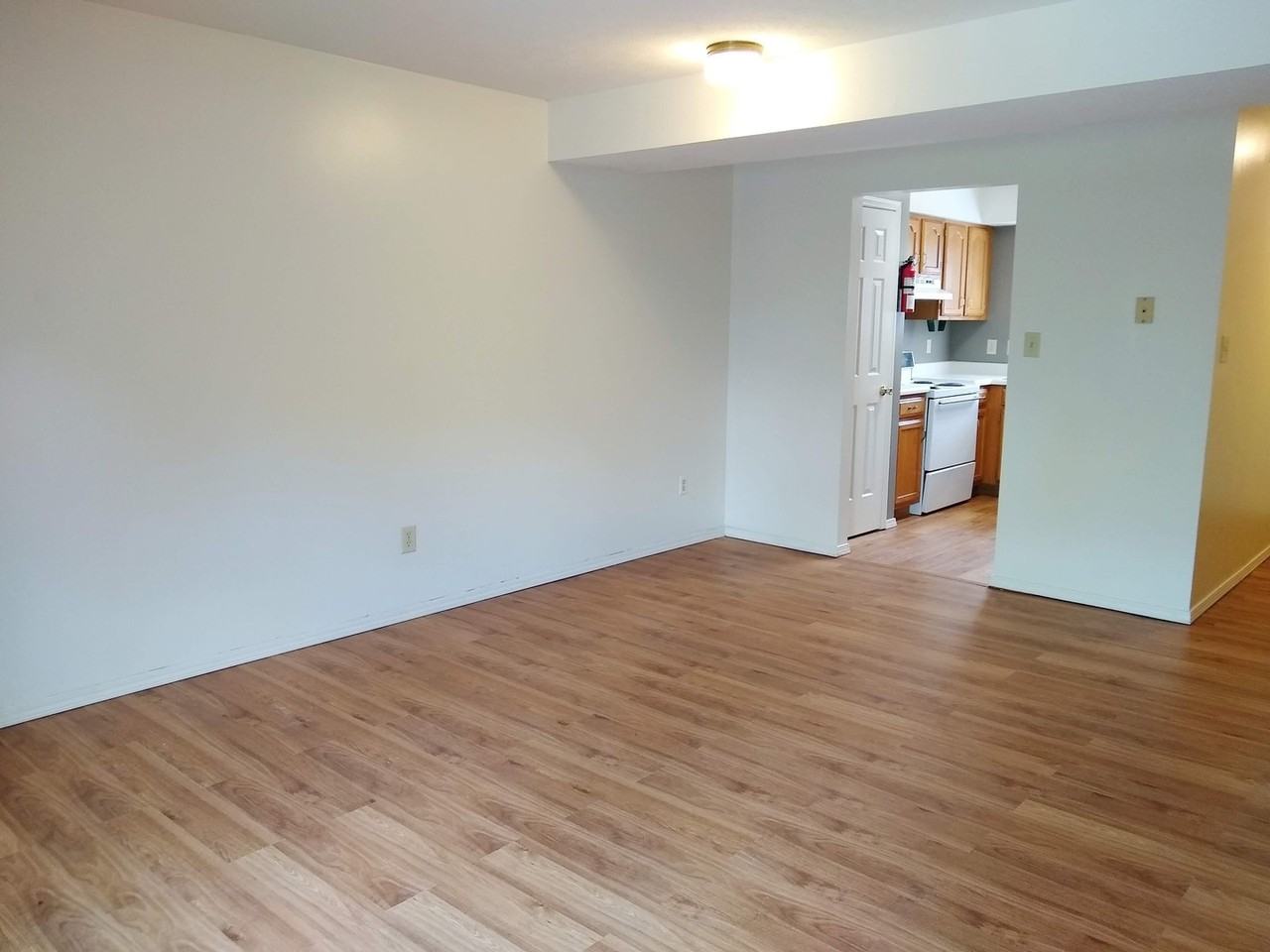 MADISON STREET - Photo 3 of 12