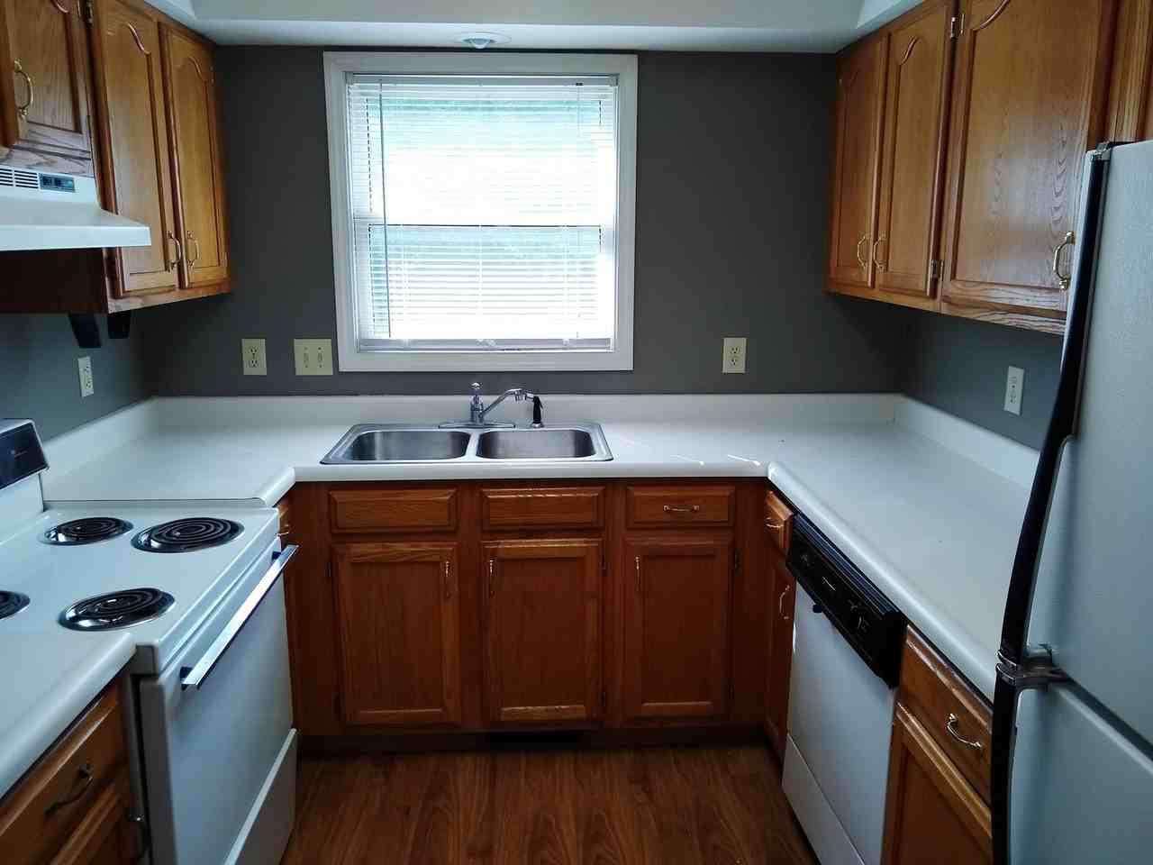 MADISON STREET - Photo 4 of 12