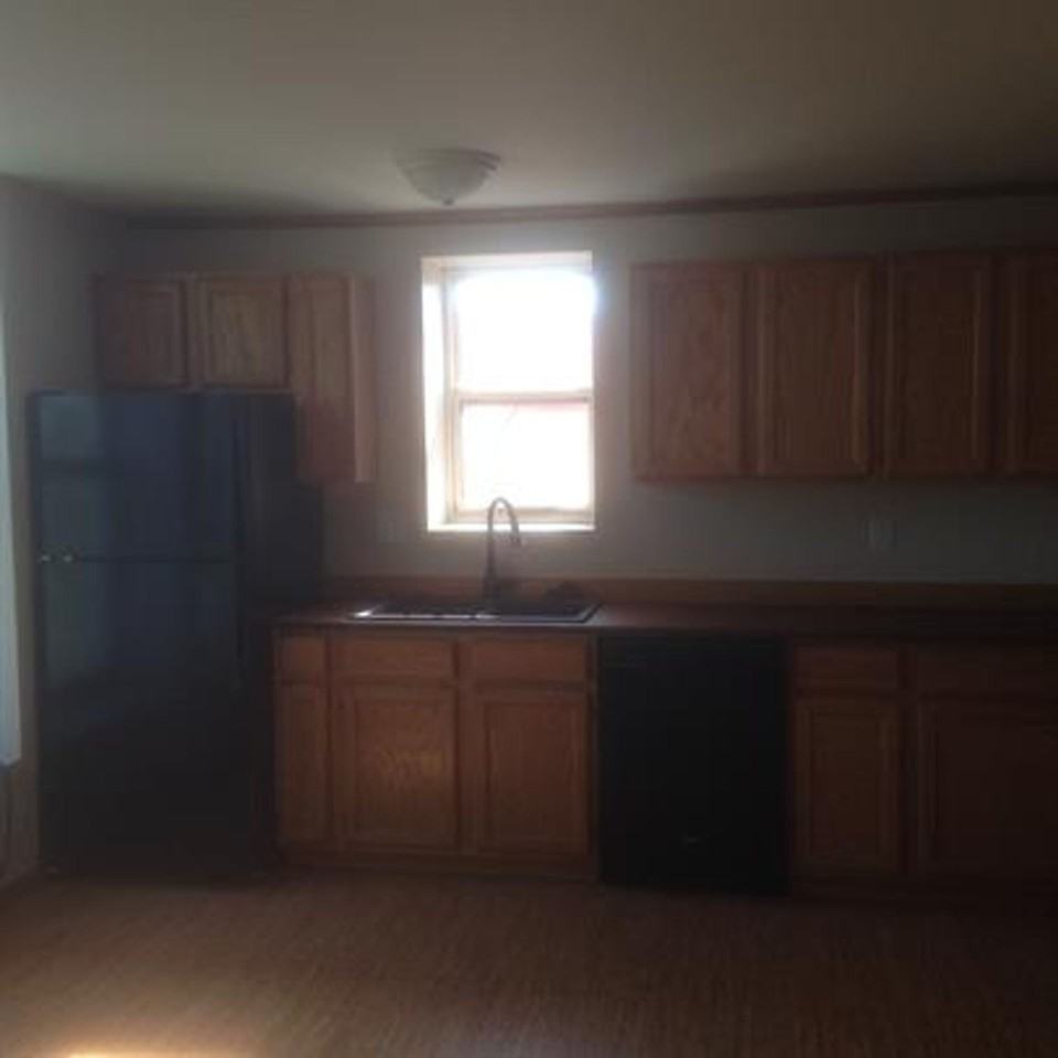 128 East Main - Photo 2 of 6