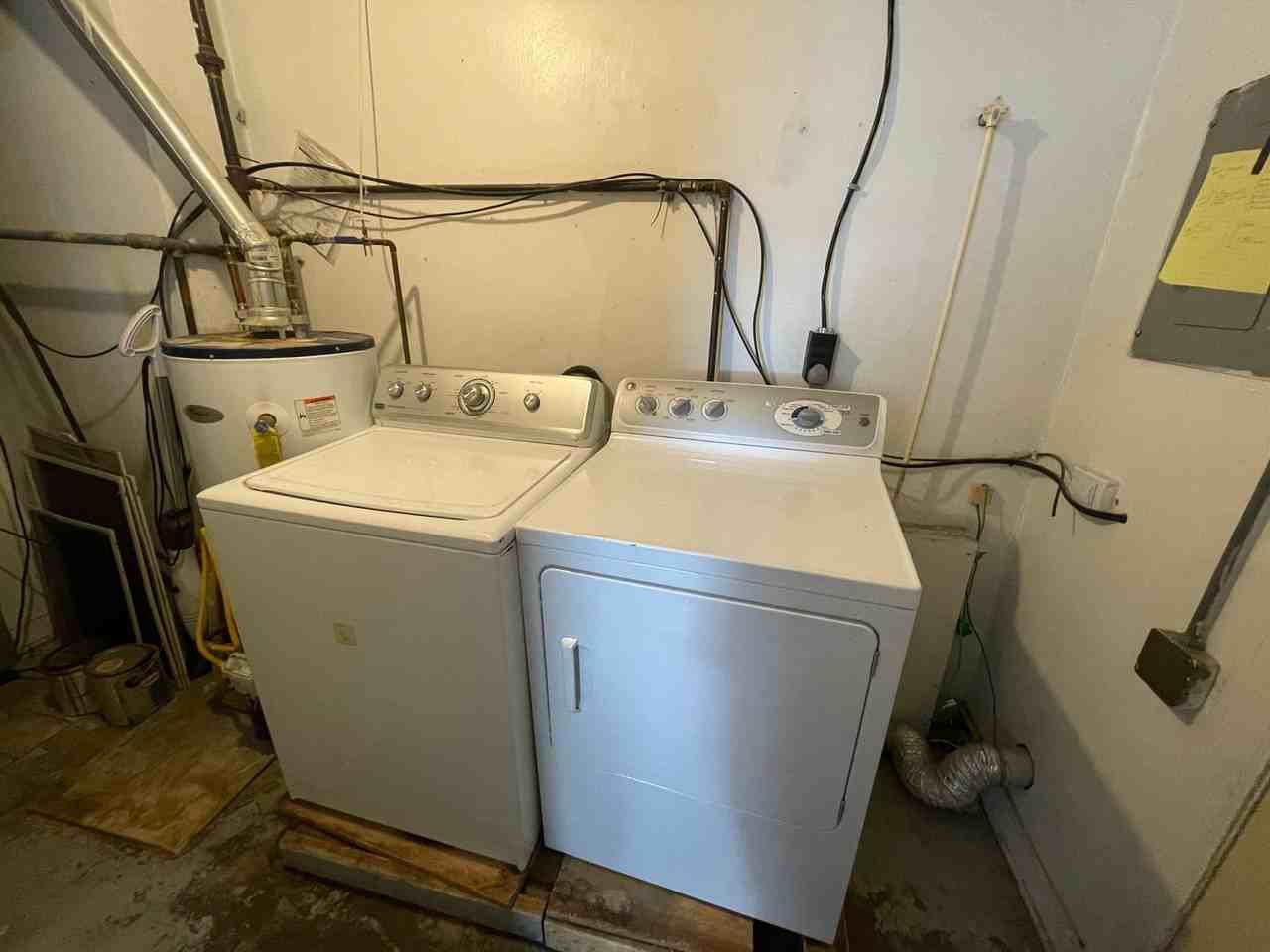 211 Dehart St - Photo 5 of 13