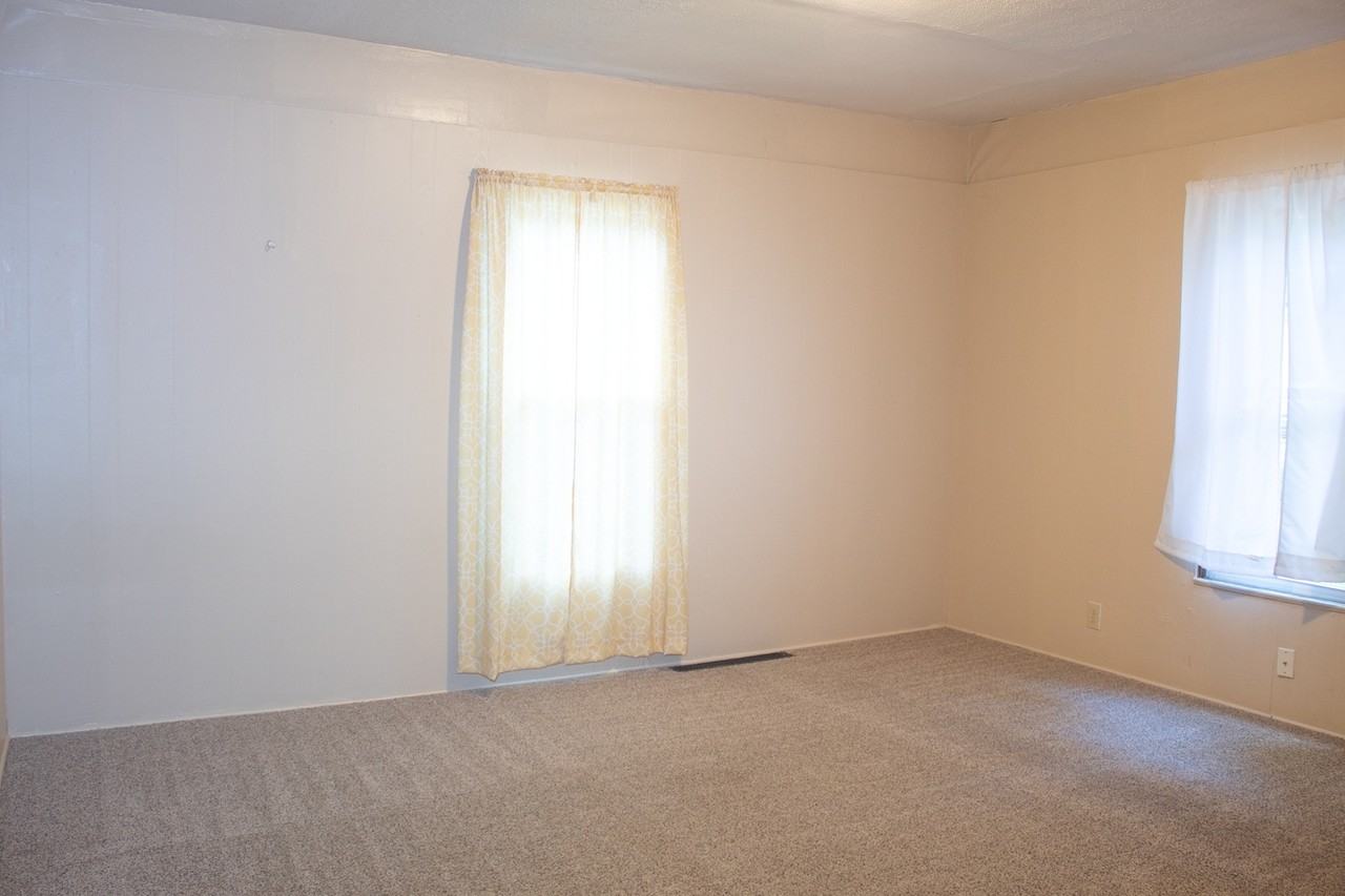 404 N Salisbury St - Photo 2 of 15