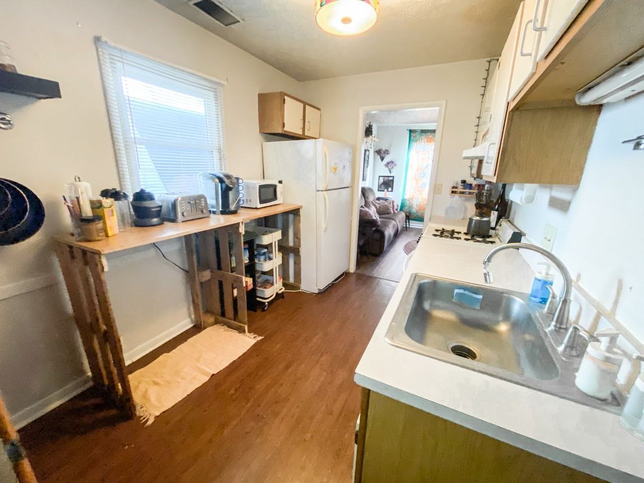 930 Rose St - Photo 3 of 12