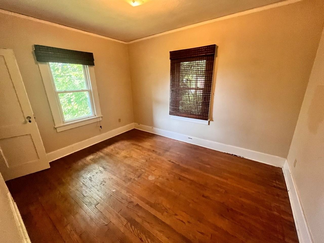211 E Lutz Ave - Photo 7 of 15