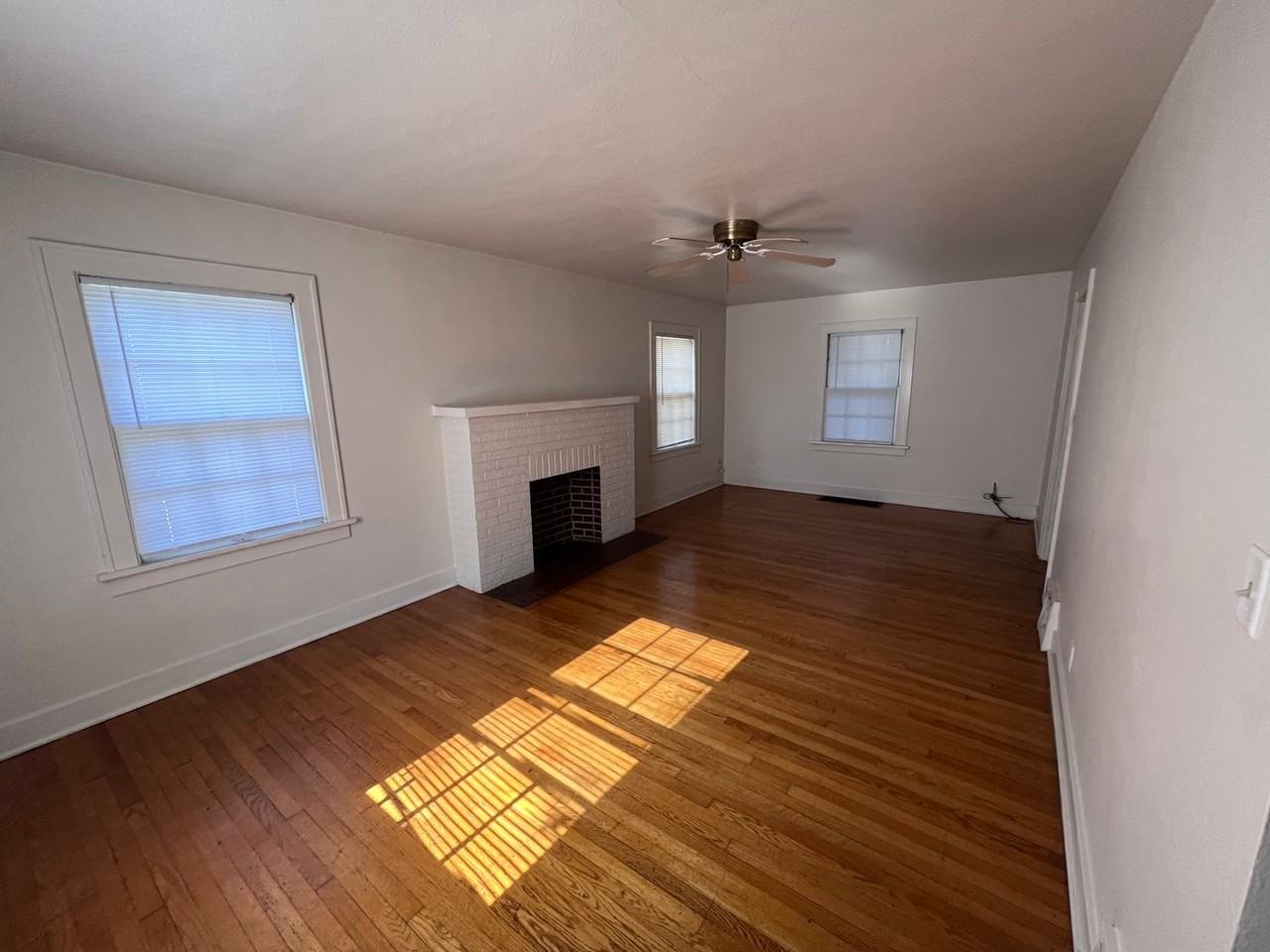 729 N Grant St - Photo 2 of 14