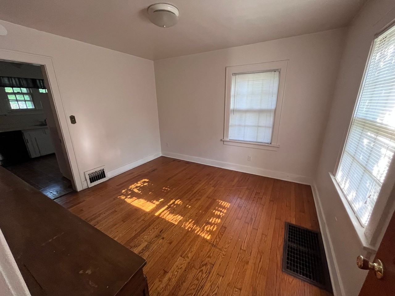 729 N Grant St - Photo 5 of 14