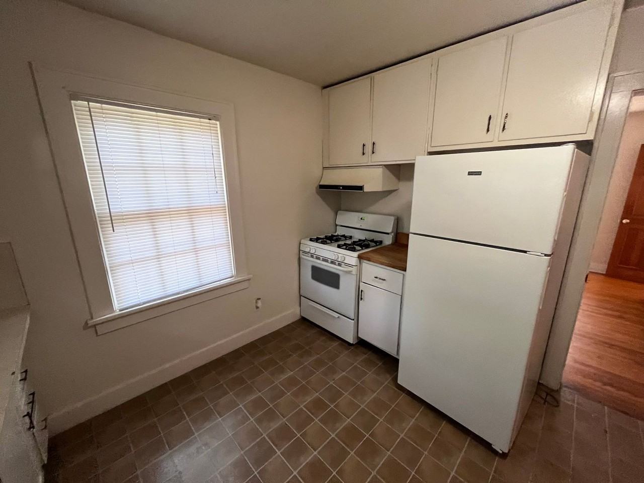 729 N Grant St - Photo 6 of 14