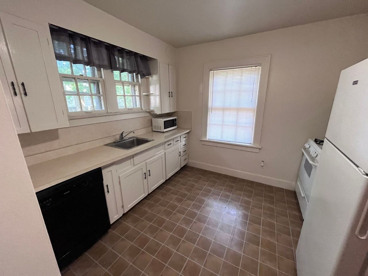 729 N Grant St - Photo 7 of 14