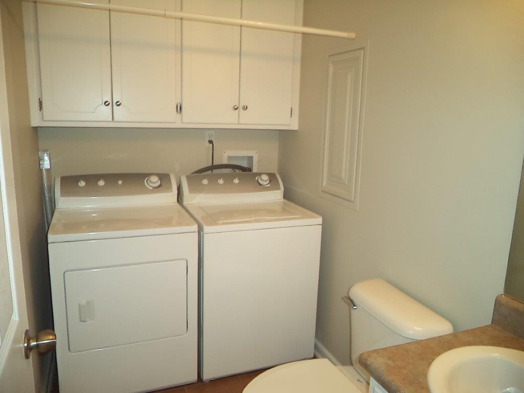 203 Winthrope Ln - Photo 2 of 10