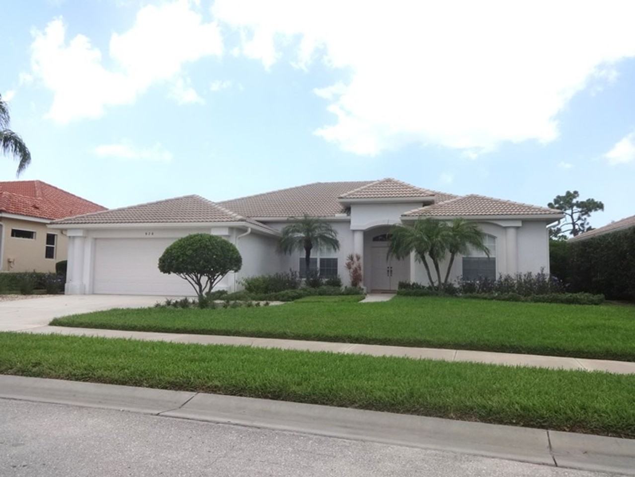 978 Chickadee Dr - Photo 3 of 44