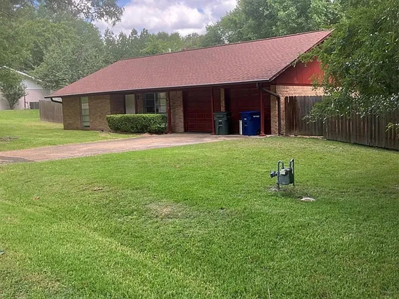 4418 Shady Ln - Photo 2 of 12