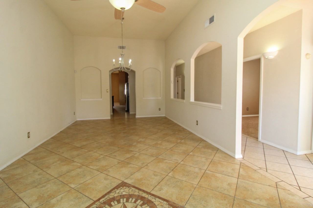 12641 Sun Mist Ct - Photo 3 of 18