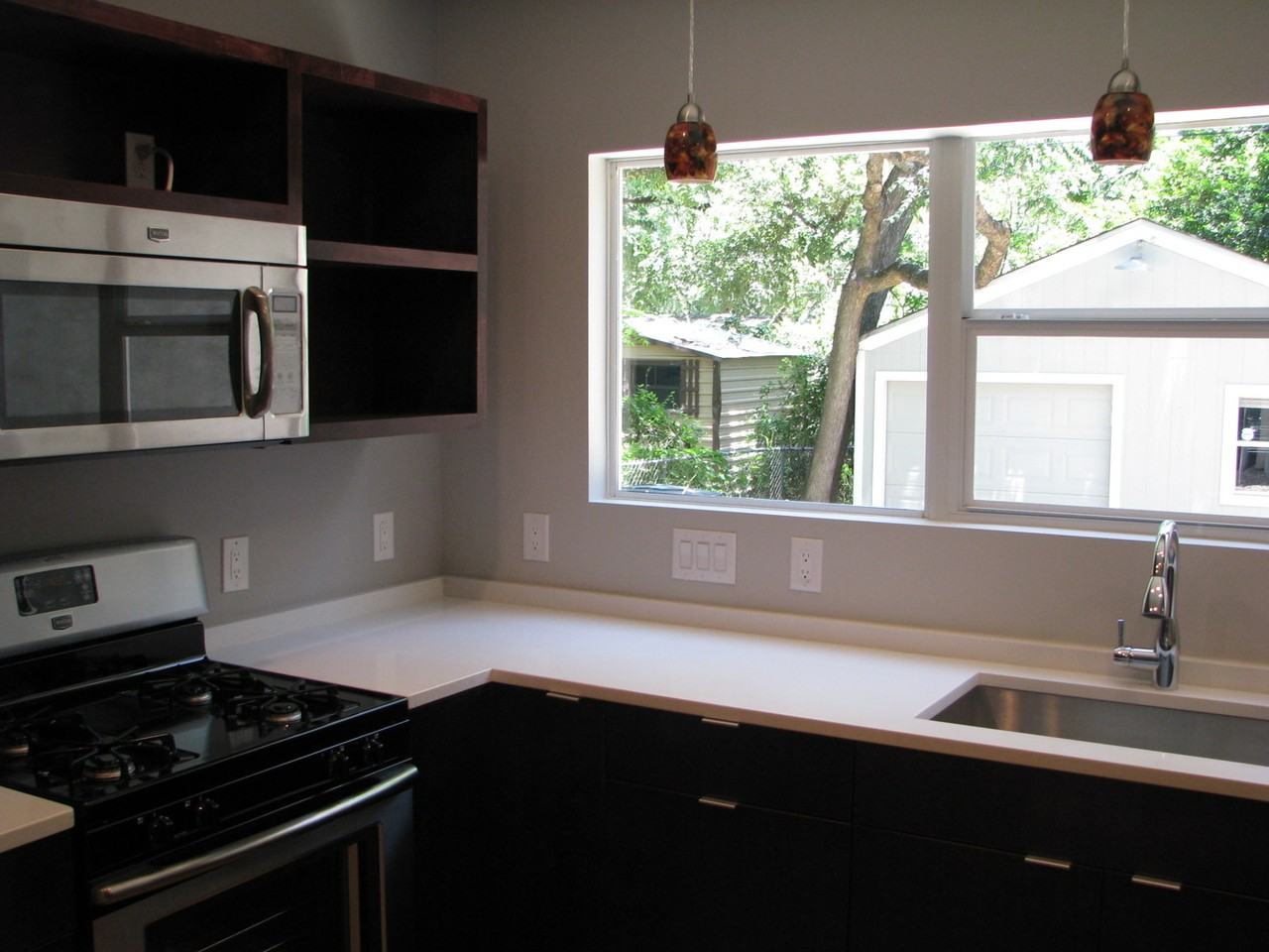 1024 Ellingson Ln - Photo 7 of 23