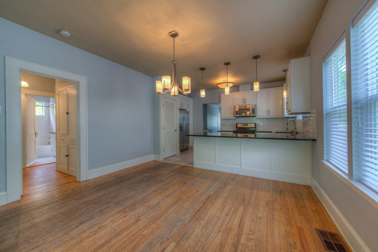 2814 Pearl St - Photo 6 of 35