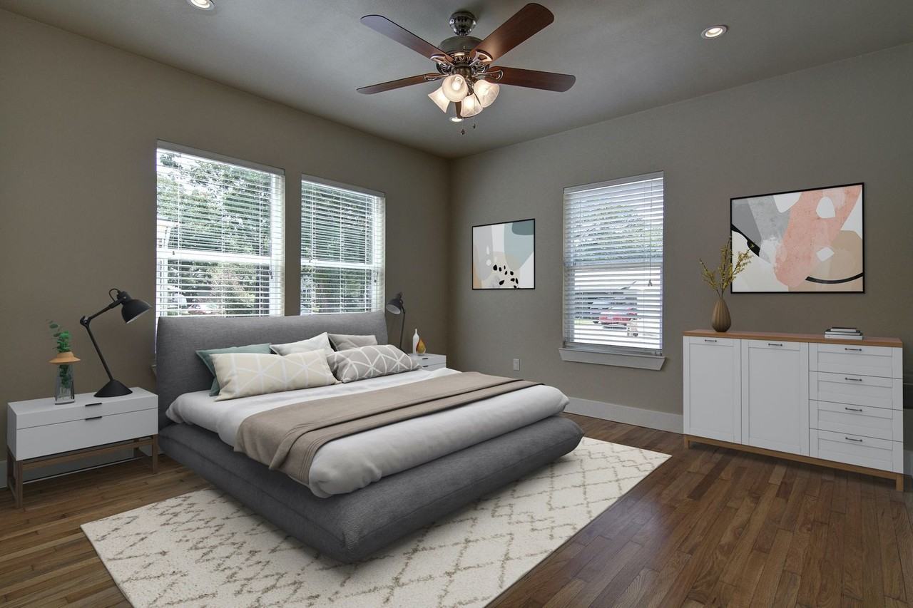 912 E 38th St - Photo 3 of 25