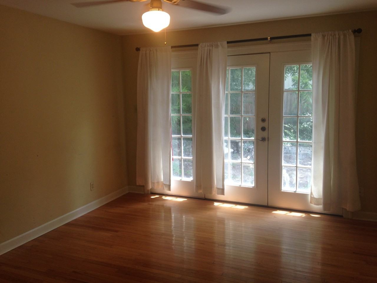 810 E 30th St - Photo 6 of 15
