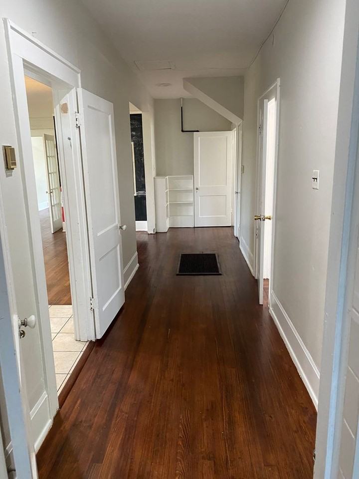 827 Harris Ave - Photo 4 of 11