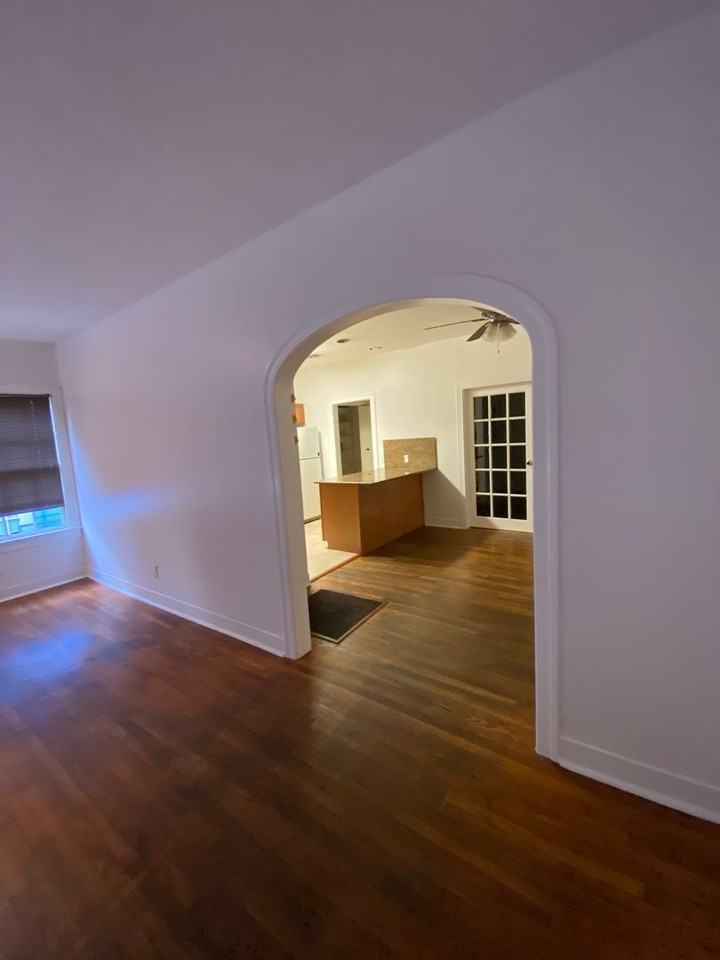 814 E 30th St - Photo 4 of 10