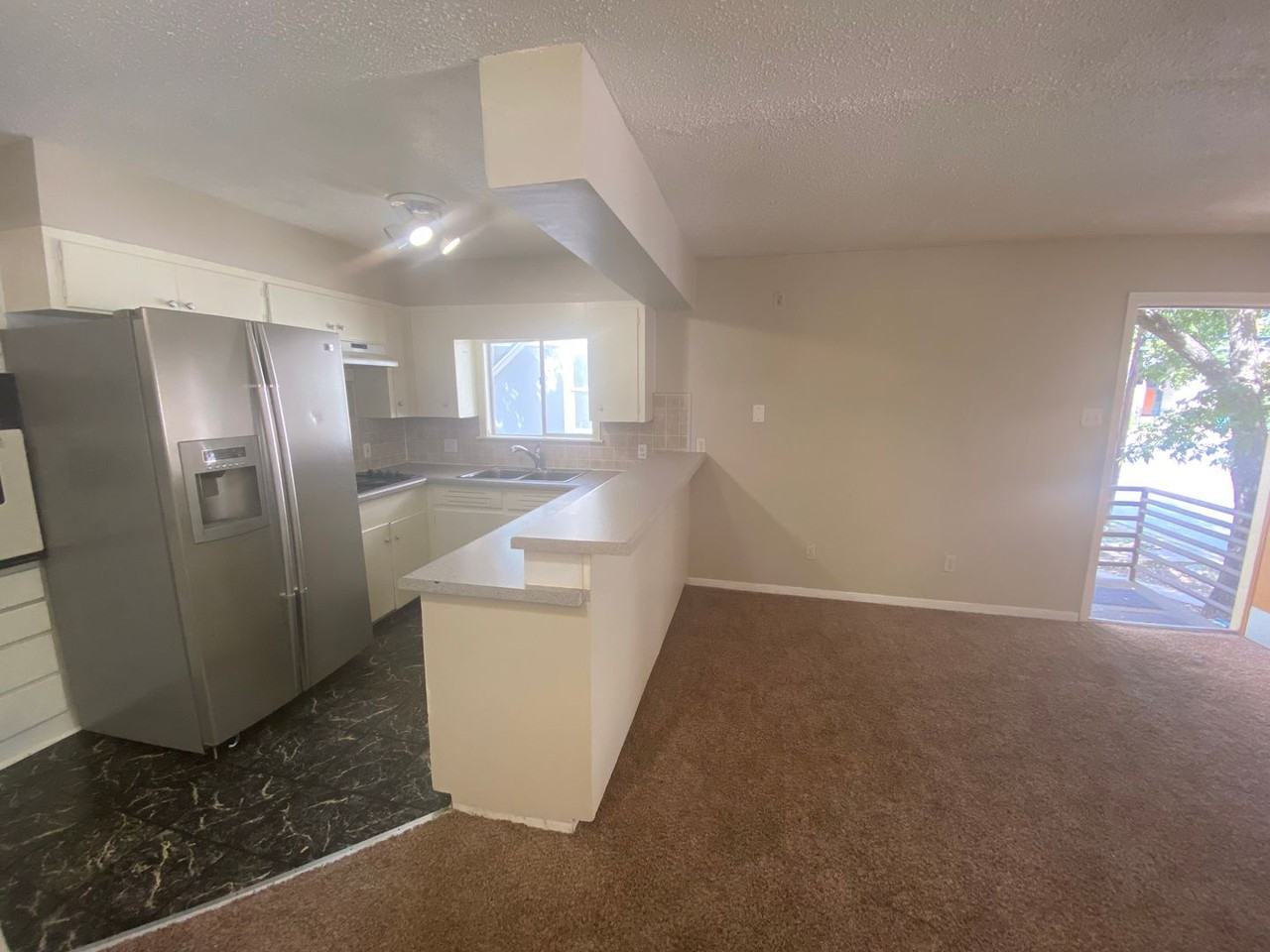 2708 Salado St #B - Photo 4 of 20