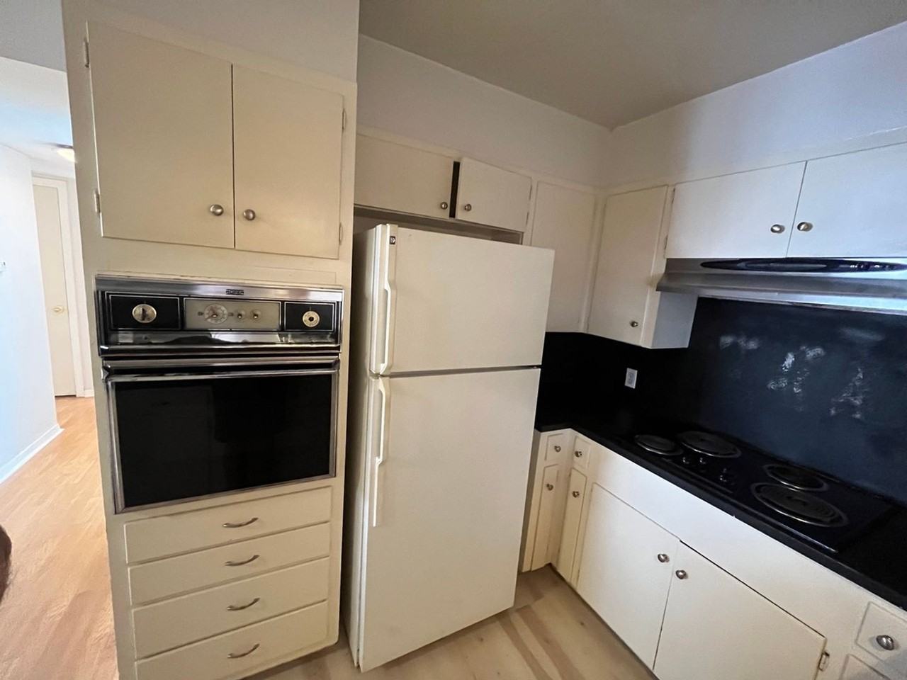 2708 Salado St #A - Photo 5 of 14