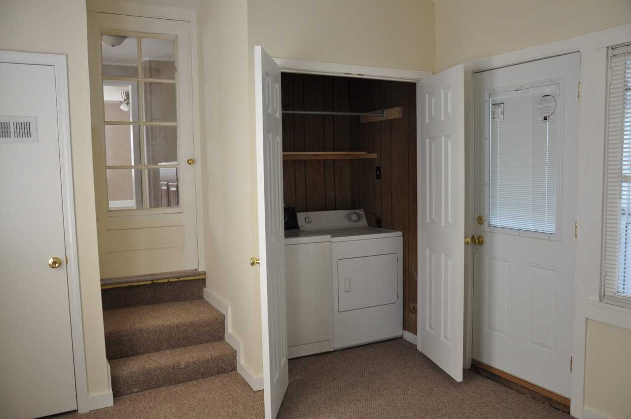 1079 Duncan Avenue - Photo 5 of 10