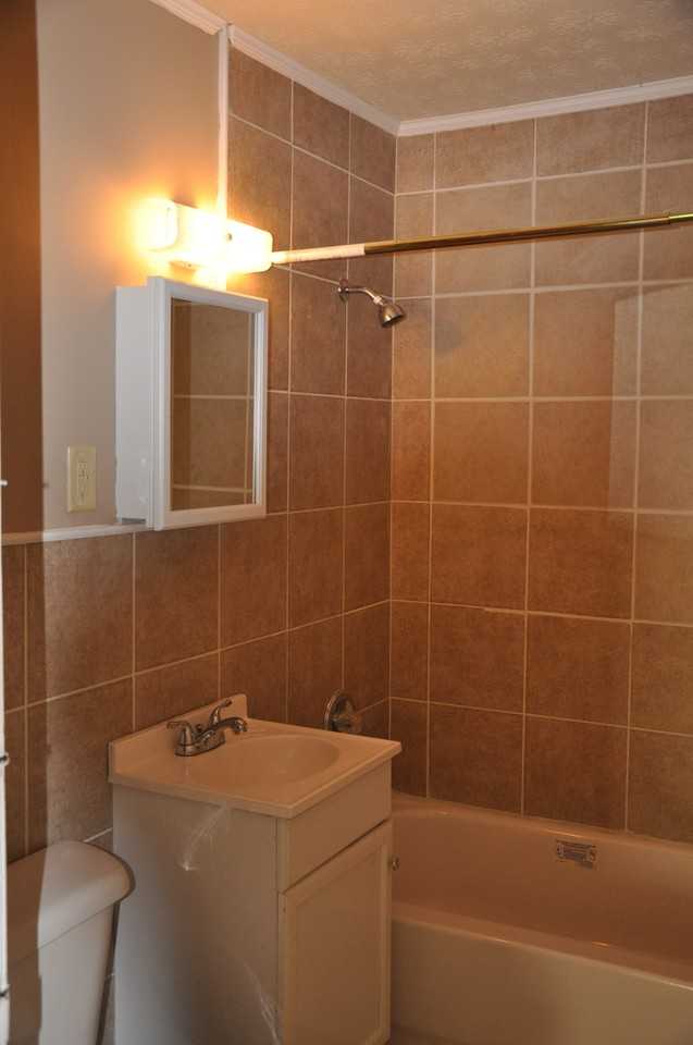 1079 Duncan Avenue - Photo 6 of 10