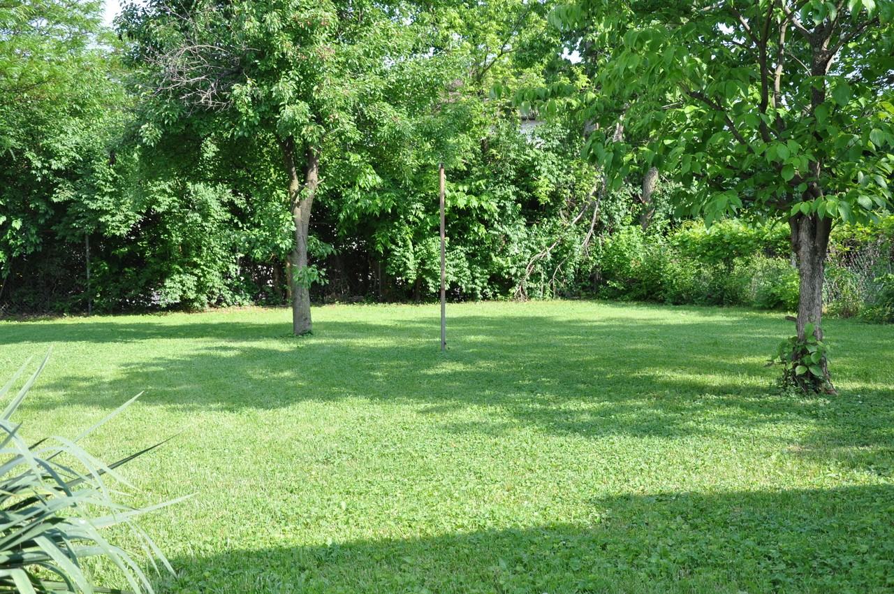 1079 Duncan Avenue - Photo 7 of 10