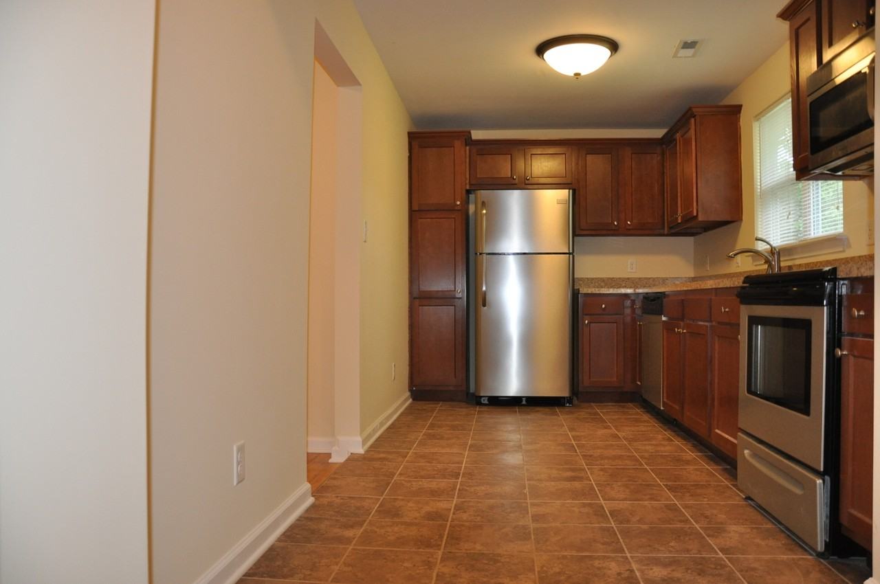 725 Addison Ave - Photo 6 of 18