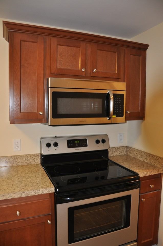 725 Addison Ave - Photo 7 of 18