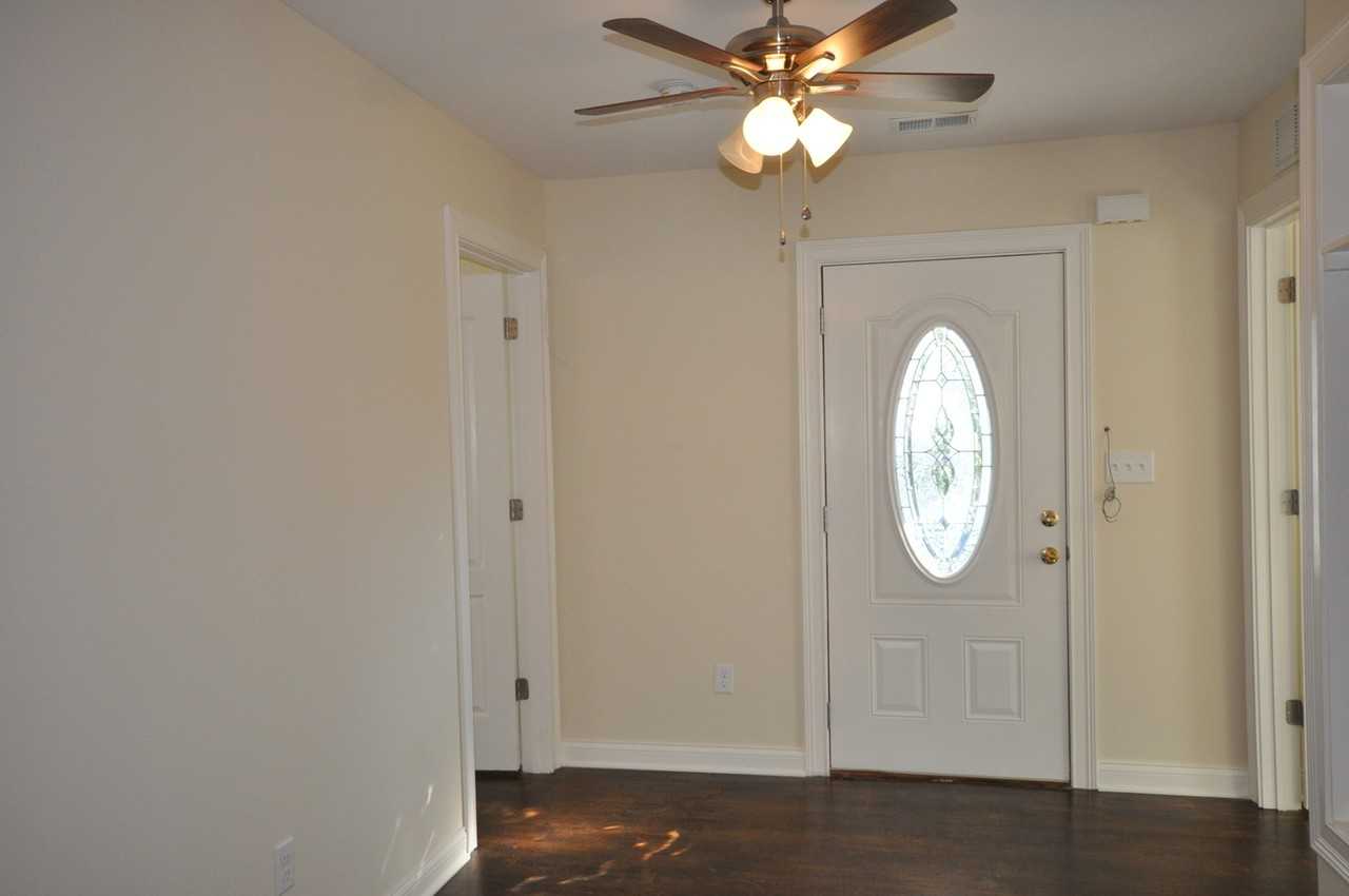 720 Addison Ave - Photo 4 of 13