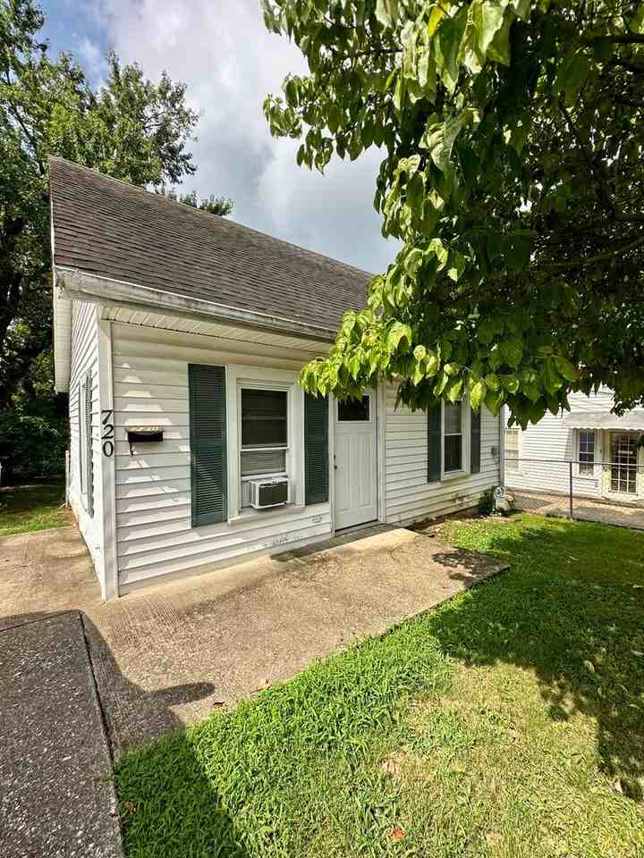 720 Addison Ave - Photo 6 of 13