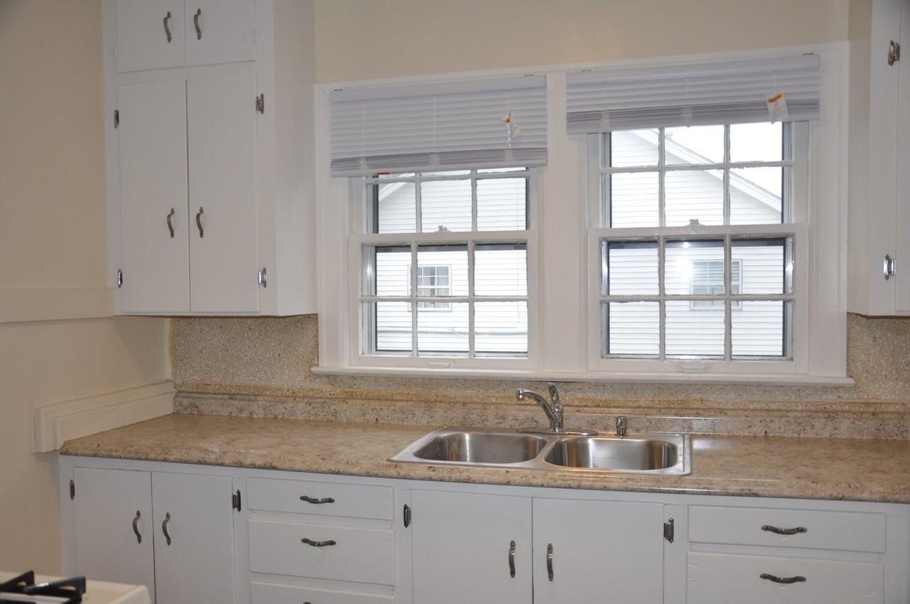 520 Addison Ave - Photo 5 of 13