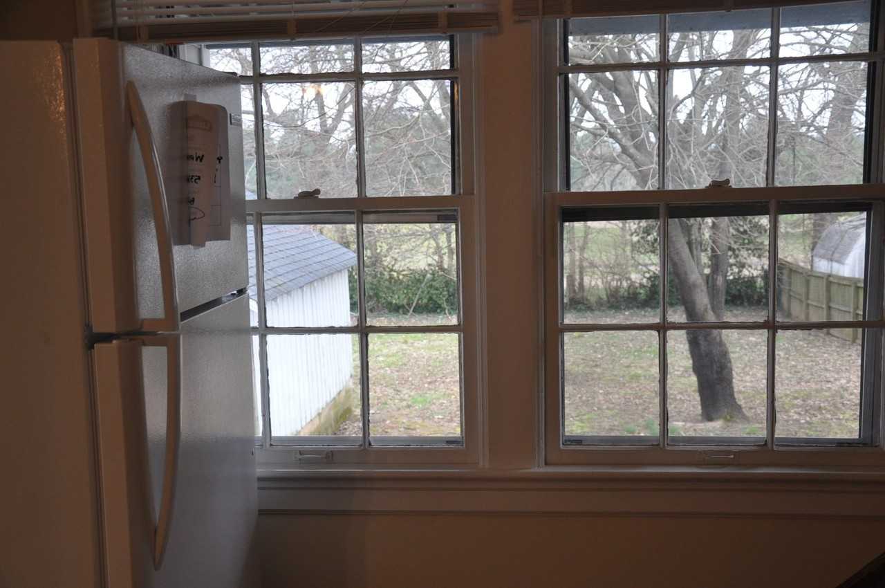 520 Addison Ave - Photo 6 of 13