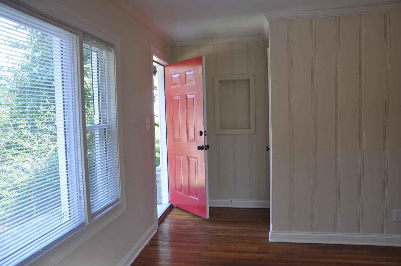 1211 Devonshire Ave - Photo 7 of 22