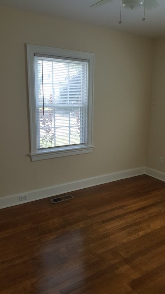 752 Addison Ave - Photo 4 of 19