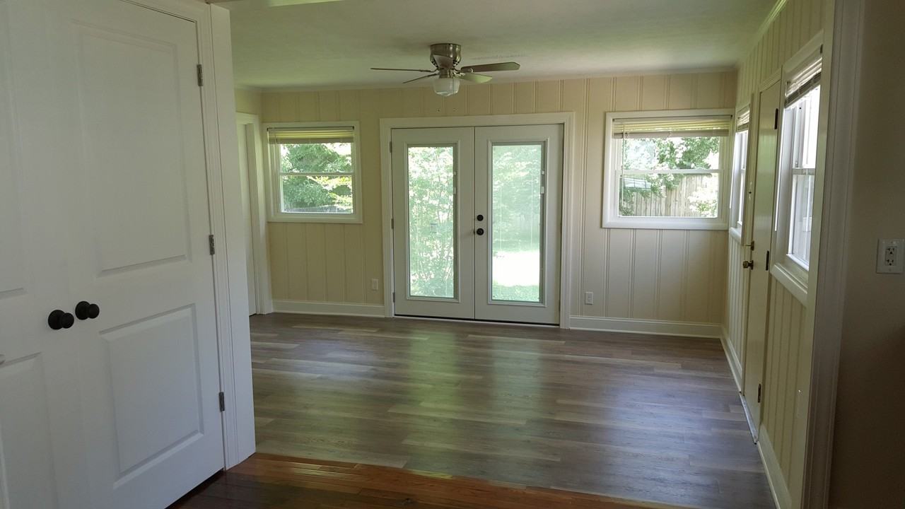 752 Addison Ave - Photo 6 of 19