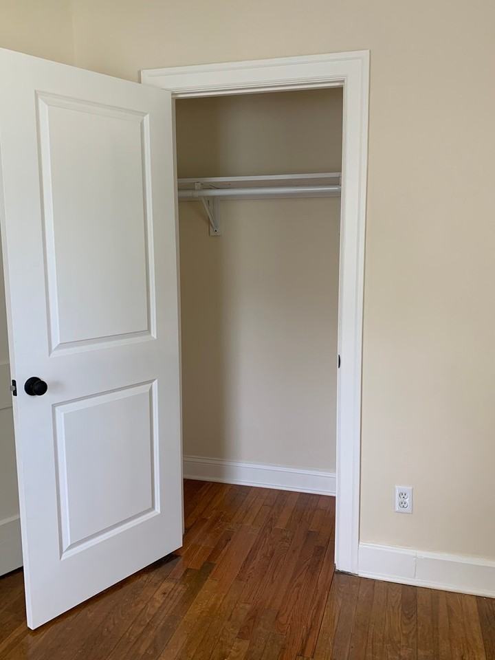 752 Addison Ave - Photo 7 of 19