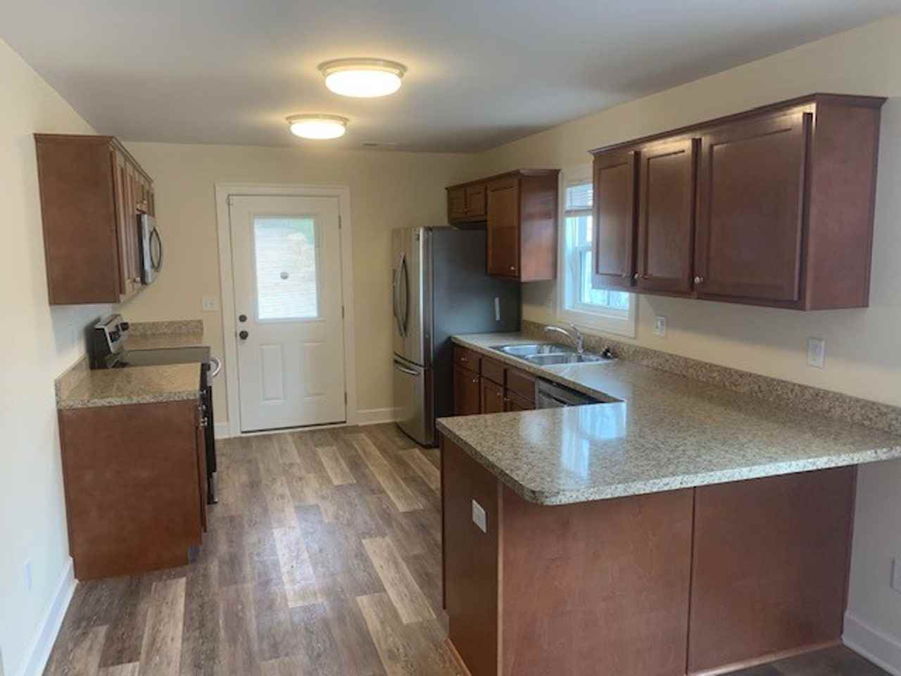 513 Addison Ave - Photo 2 of 15