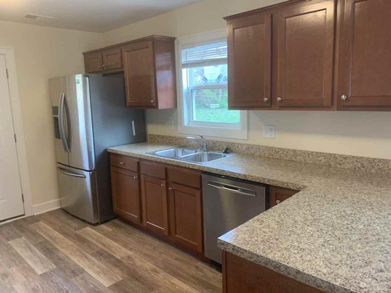 513 Addison Ave - Photo 3 of 15