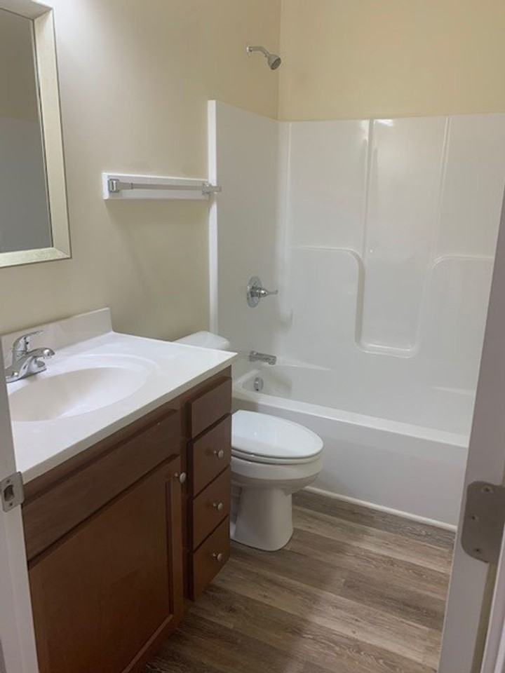 513 Addison Ave - Photo 6 of 15