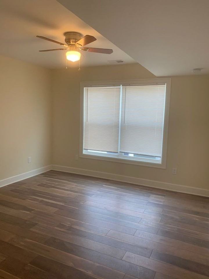 513 Addison Ave - Photo 7 of 15