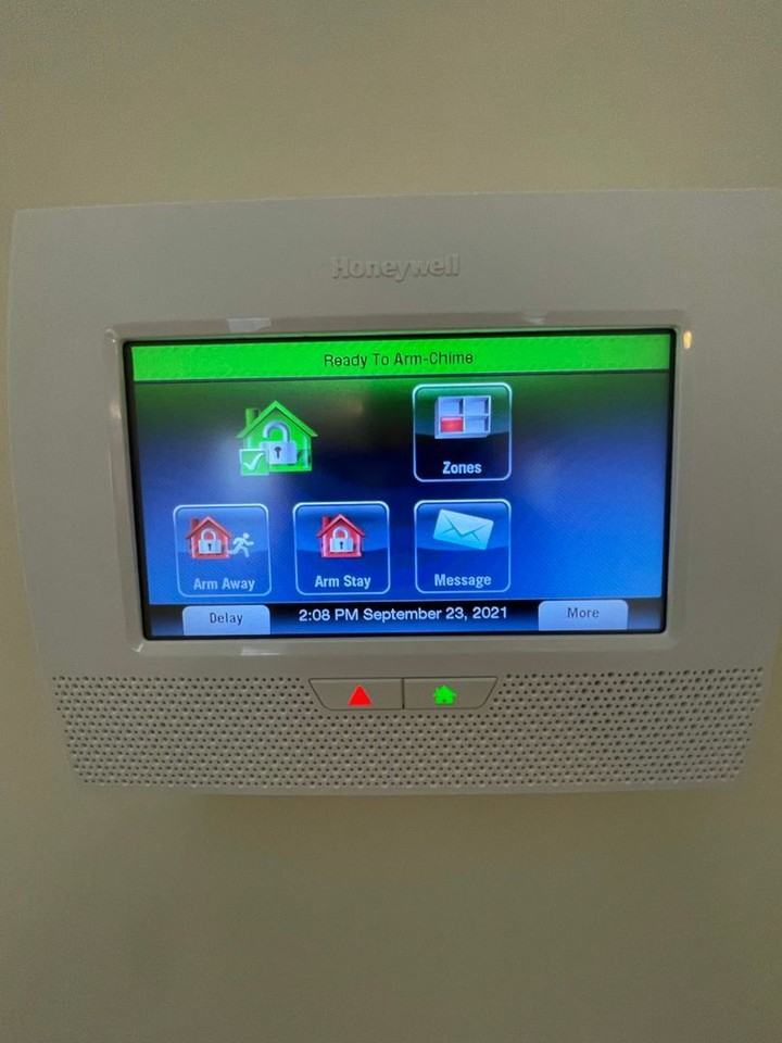 1570 Bluebird Ln - Photo 3 of 20