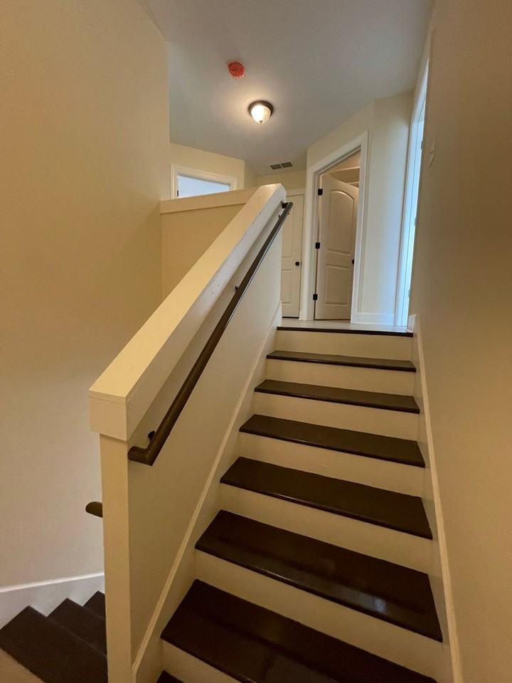 1078 Duncan Ave - Photo 6 of 20