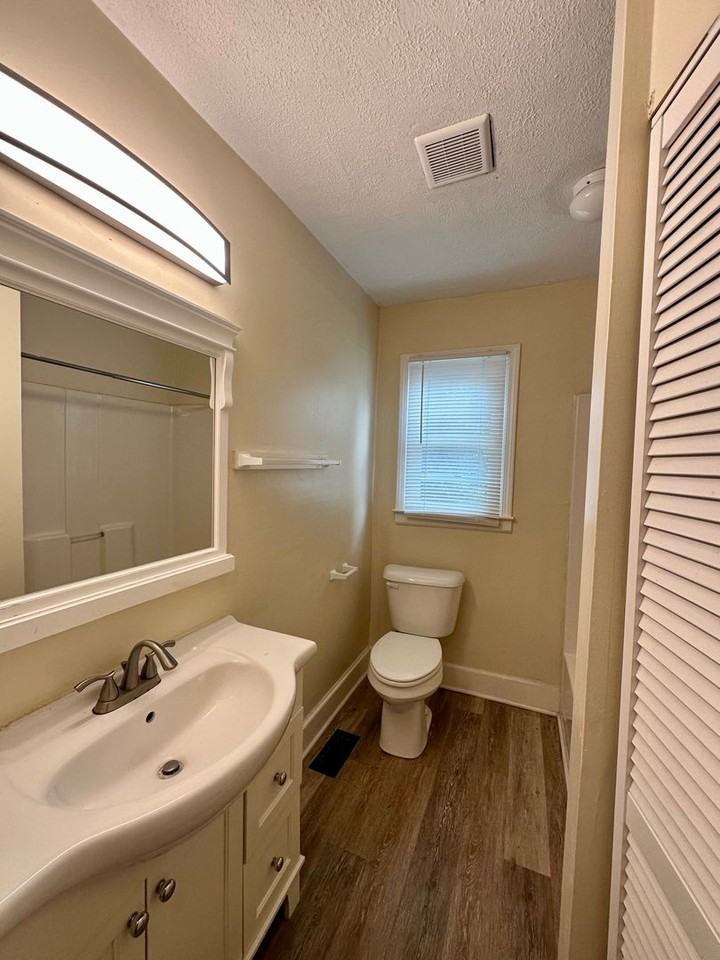 717 Golfview Dr - Photo 6 of 13