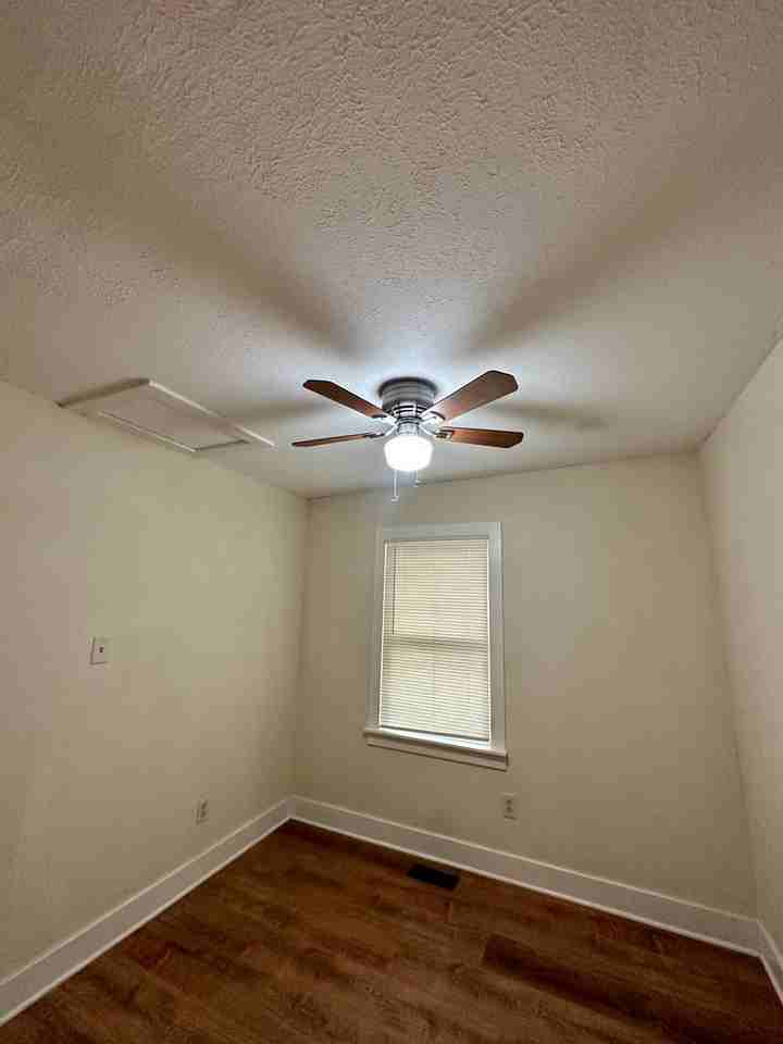 717 Golfview Dr - Photo 7 of 13