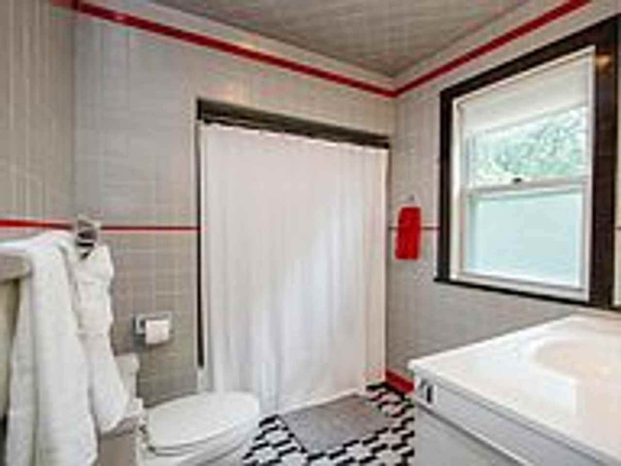 1083 Duncan Ave - Photo 6 of 6
