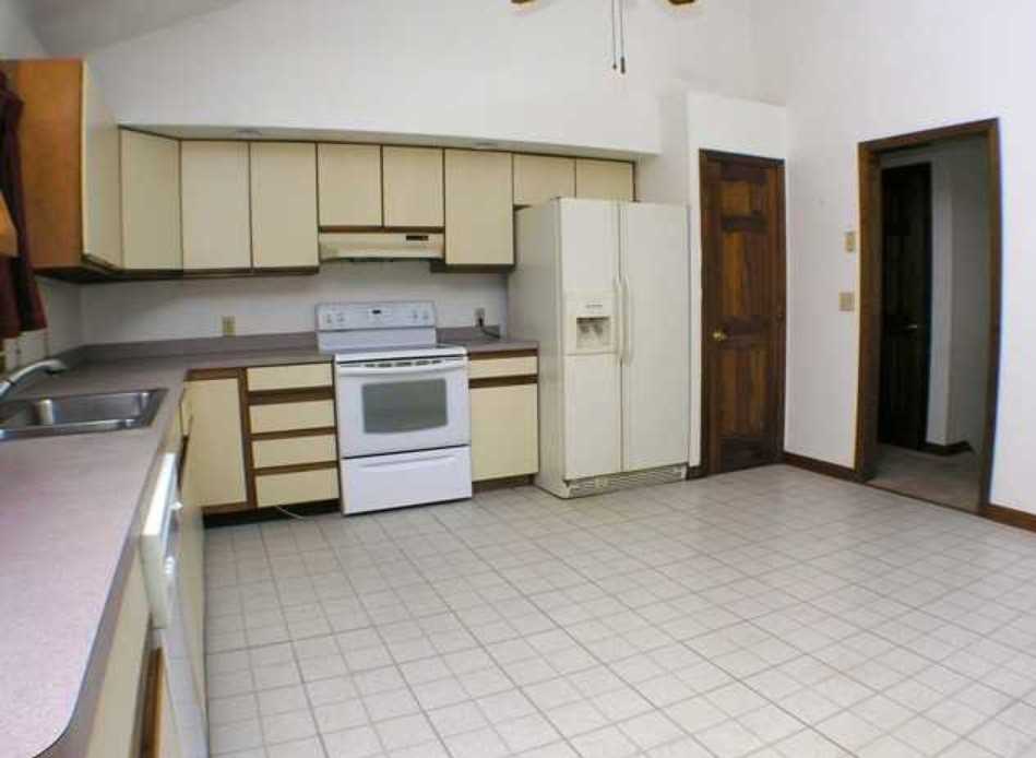 90 Eddon Dr - Photo 3 of 10