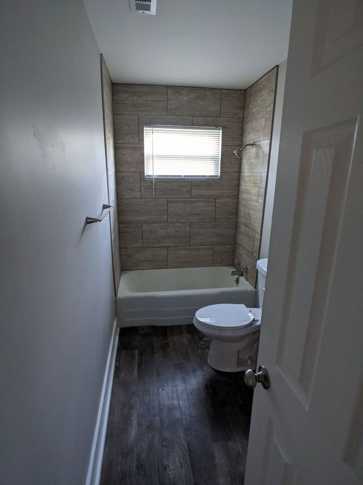 2807 Manlove Ave - Photo 5 of 11