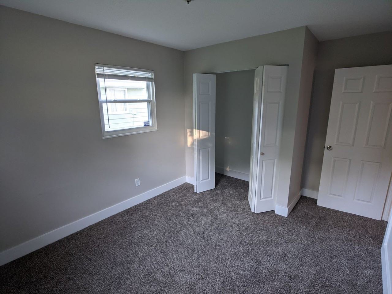 2807 Manlove Ave - Photo 7 of 11